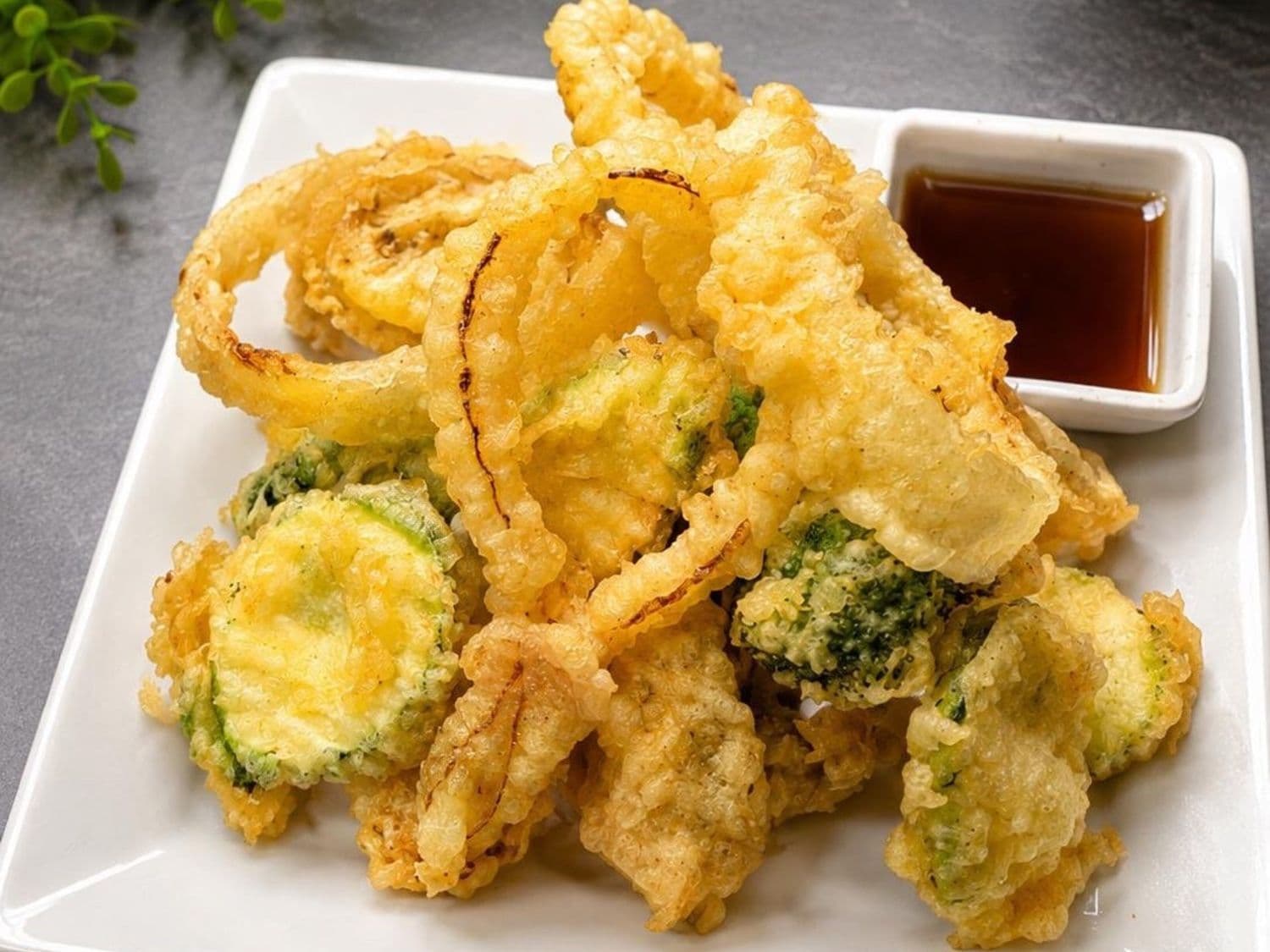 Umami Revolving Sushi in Overland Park, Kansas